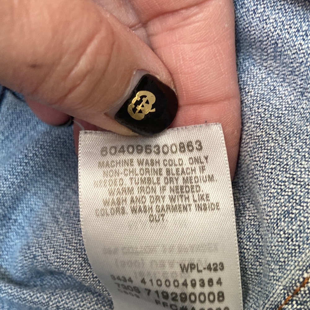 Levi’s Denim Jacket Women Cropped Trucker Light Wash Fitted Jean Jacket Medium - Picture 6 of 14